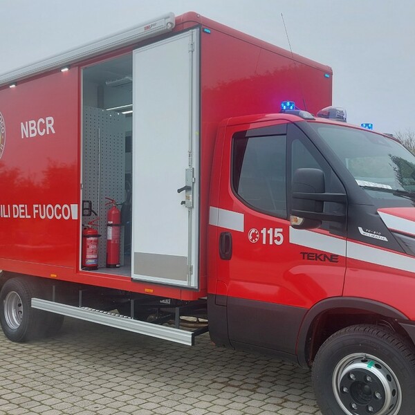 Il nuovo AUTOFURGONE per il NUCLEO NBCR dei VVF